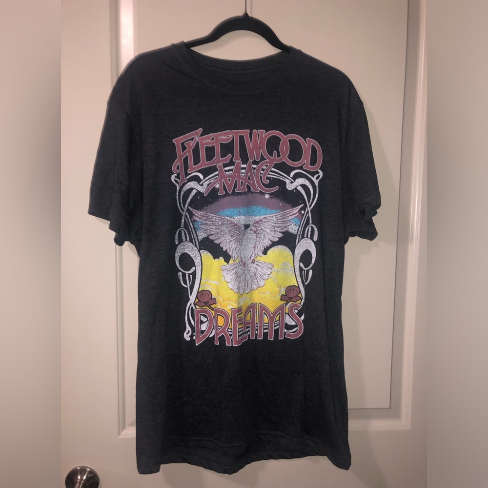 'Fleetwood Mac Dreams' Graphic Black Short Sleeve Tee